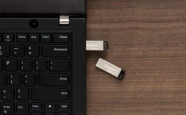 Flash Drives Kingston DataTraveler Kyson 32GB USB 3.2 (DTKN/32GB) Silver/Black