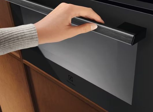 Встраиваемая микроволновая печь Electrolux EVM9E2XT