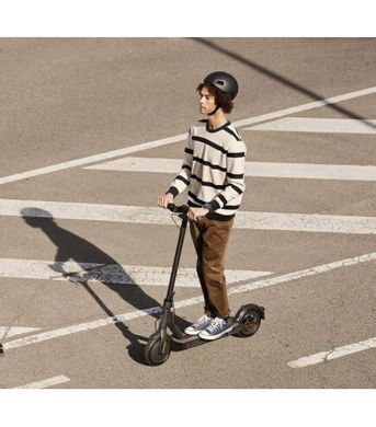 Електросамокат Xiaomi Mi Electric Scooter Essential Black