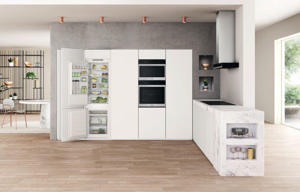 Холодильник встроенный WHIRLPOOL WHC18 T311