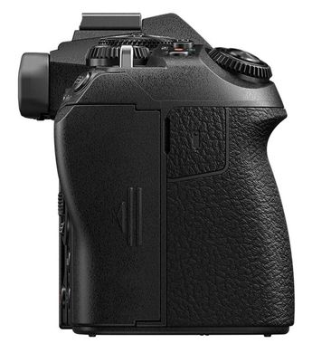 Цифровая камера Olympus E-M1 mark II Body черный