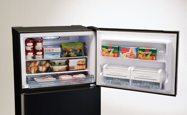 Холодильник Sharp SJ-XG740GBK