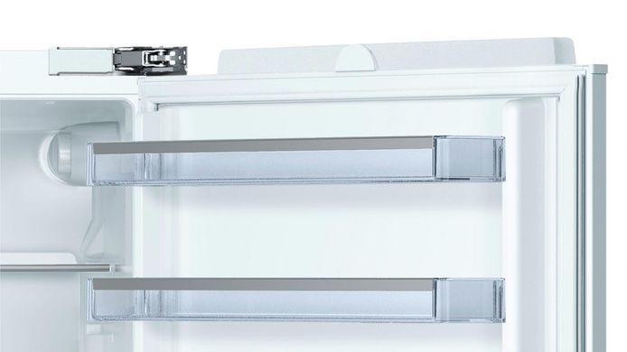 Холодильный шкаф Bosch KUR15ADF0U