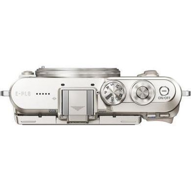 Цифрова камера Olympus E-PL8 14-42 mm Pancake Zoom Kit білий/сріблястий