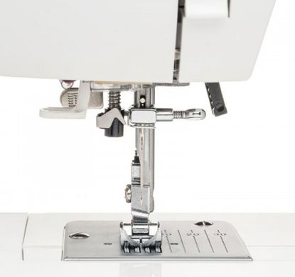 Швейна машинка Isew C23