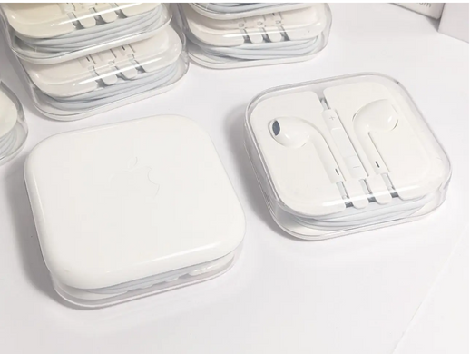 Наушники Apple iPod EarPods with Mic MMTN2ZM/A White