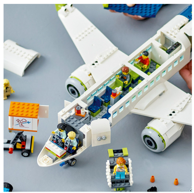 Конструктор LEGO City Пасажирський літак