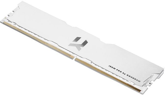 Оперативна пам'ять GoodRam DDR4-4000 8192MB PC4-32000 IRDM Pro (IRP-W4000D4V64L18S/8G)