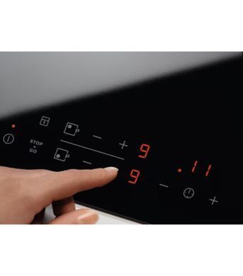 Варочная поверхность электрическая Electrolux EHF6342XOK