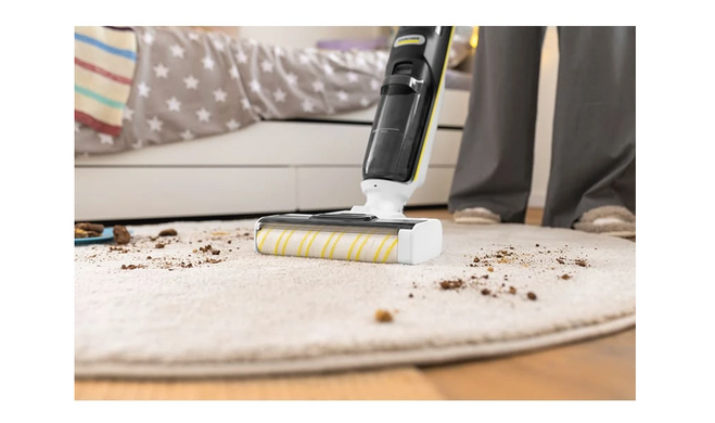 Моющий аккумуляторный пылесос Karcher FCV 4