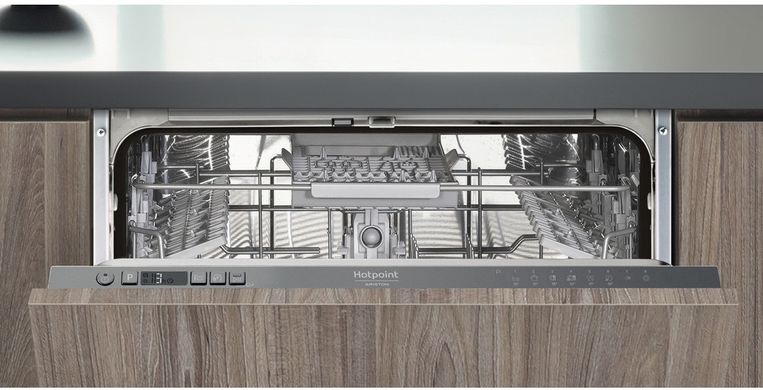Встраиваемая посудомоечная машина Hotpoint Ariston HI 5010 C