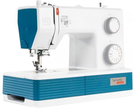 Швейна машина Bernina Bernette B05 Academy