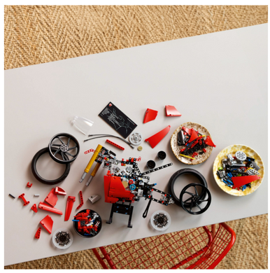 Конструктор LEGO Technic Мотоцикл Ducati Panigale V4 S