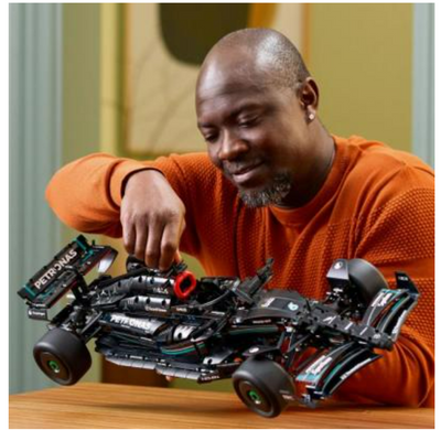 Конструктор LEGO Technic Mercedes-AMG F1 W14 E Performance