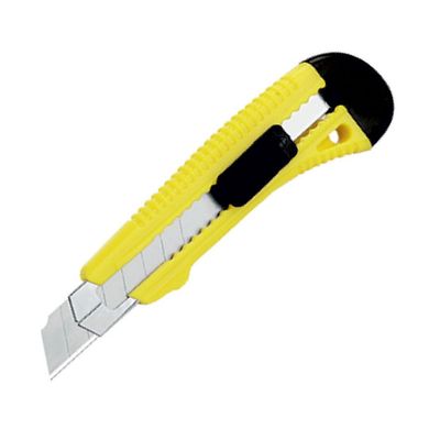 Нож универсальный, пластиковый корпус, сегментированное лезвие 18мм Сталь